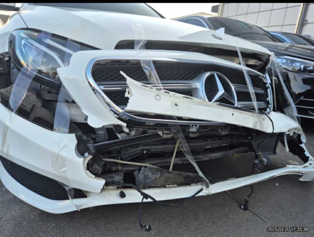 2018 Mercedes-Benz E200, photograph 3