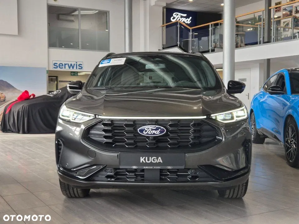 2025 Ford Kuga, photograph 2