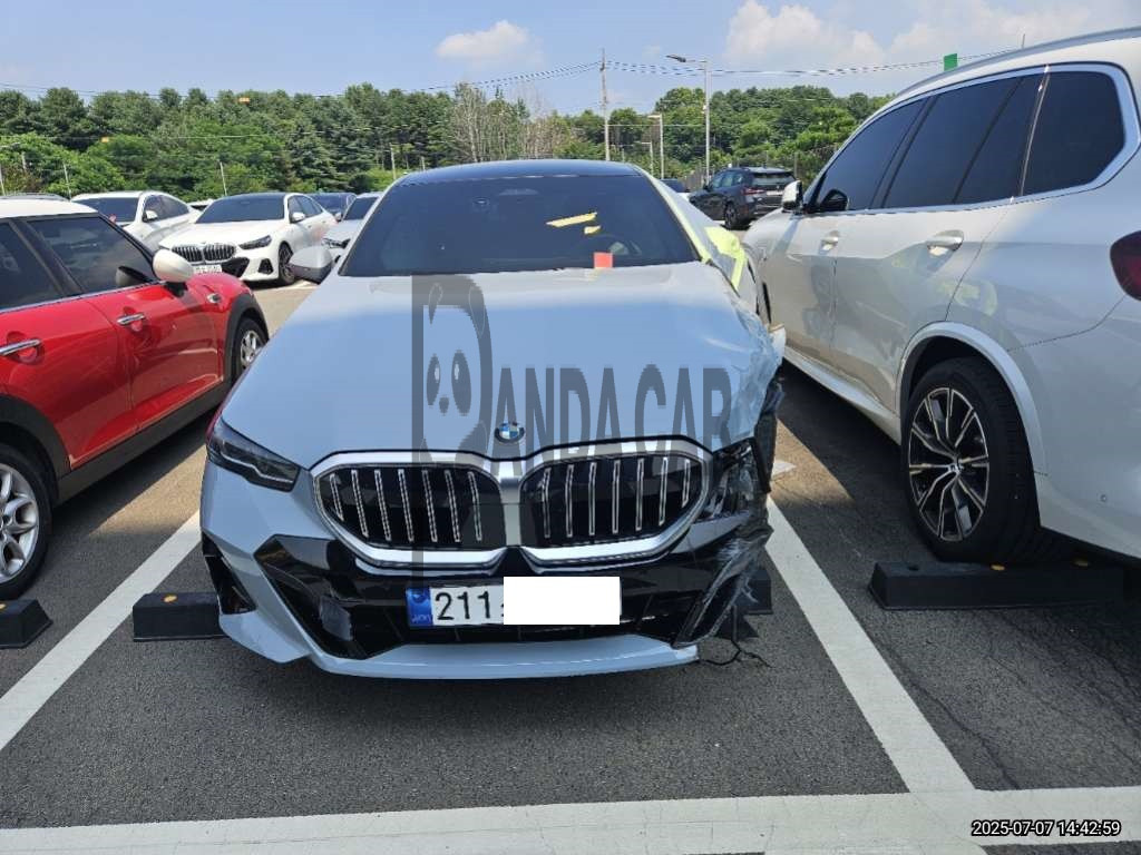 2024 BMW 530i xDrive, photograph 1