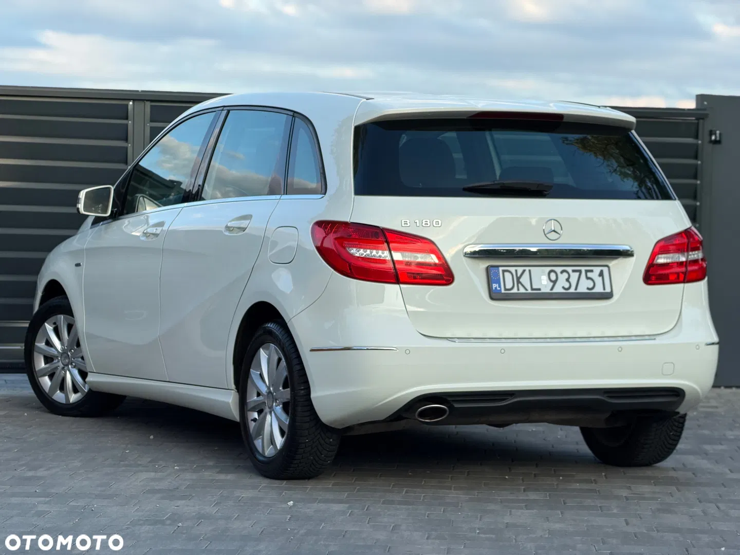 2012 Mercedes-Benz Klasa B 180, photograph 4