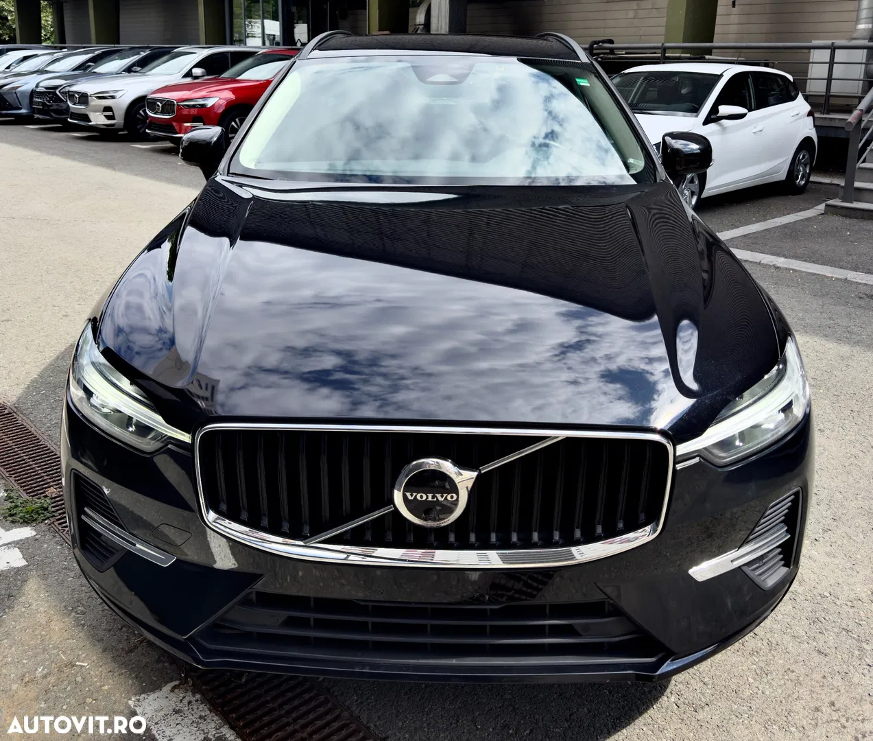 2022 Volvo XC 60 B4 MHEV AT AWD Plus Dark, photograph 2