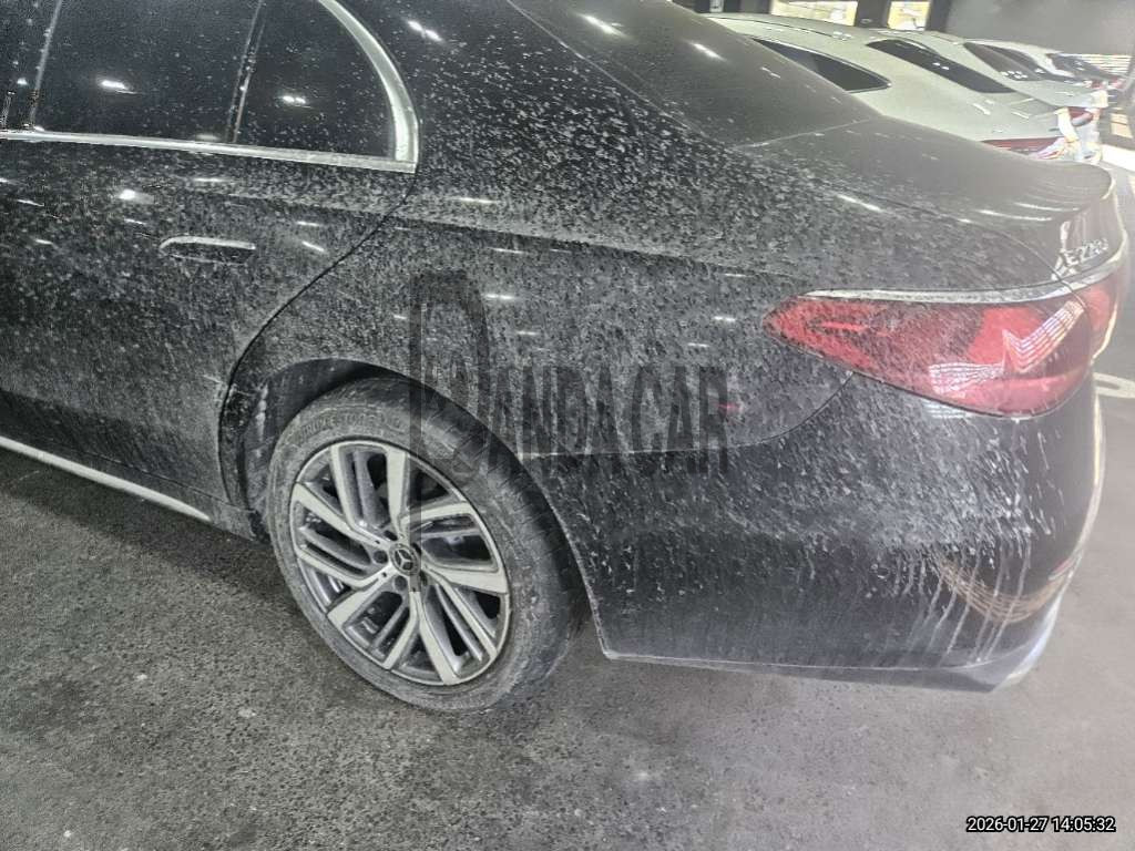2025 Mercedes-Benz E 220 d 4MATIC, photograph 2