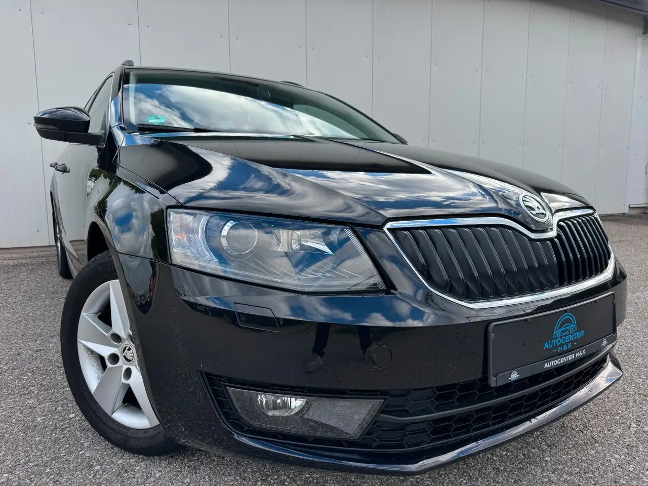 Skoda Octavia Combi 1.4 TSI Elegance *1.HAND*DSG*SHZ* — photo 1 of 40