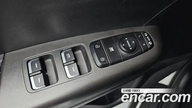 Kia Sportage Gasoline — photo 1 of 30
