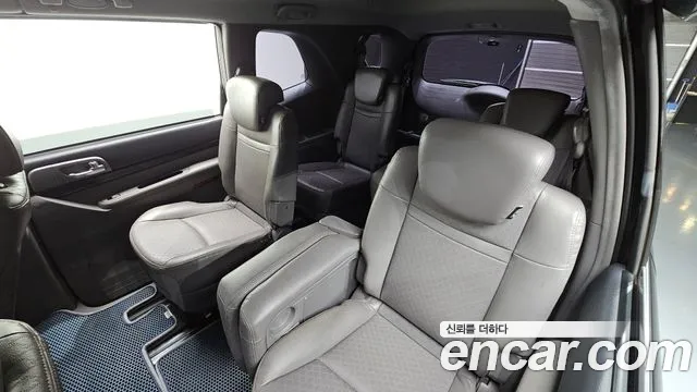 2016 KG_Mobility_Ssangyong KORANDO 4WD Chateau 11-seater, photograph 12
