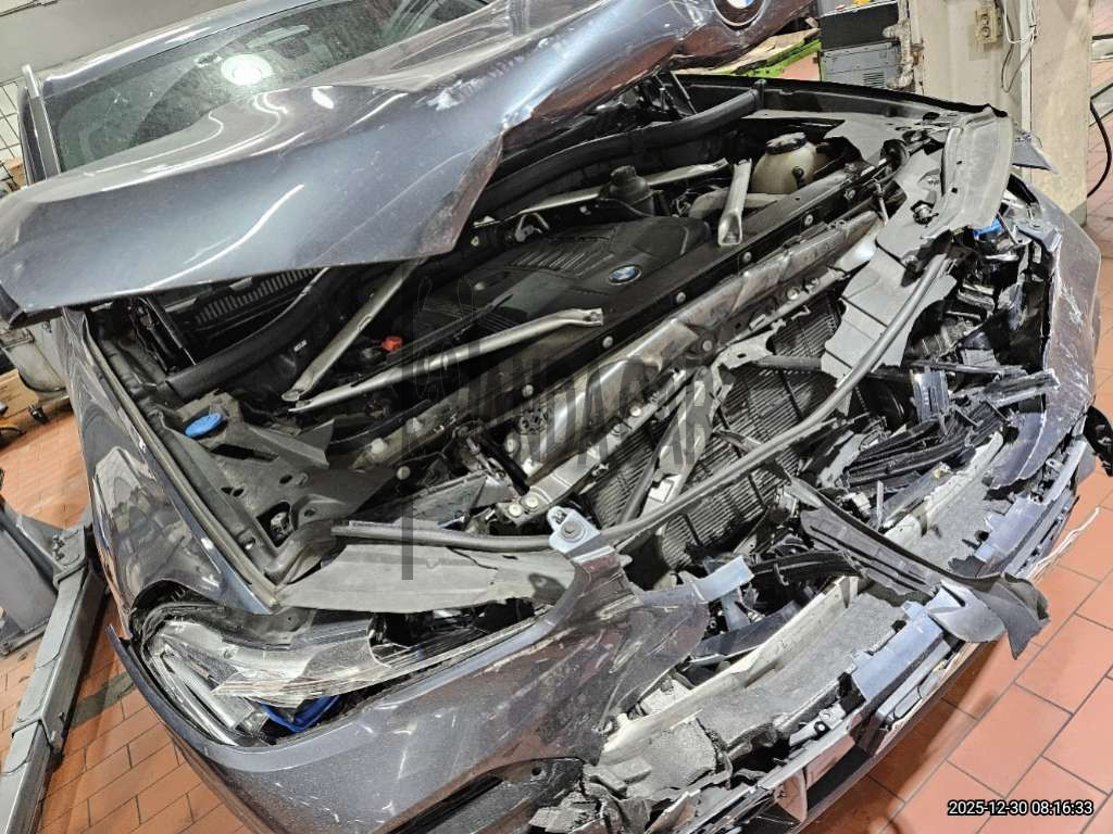 2022 BMW X5 xDrive40i, photograph 3