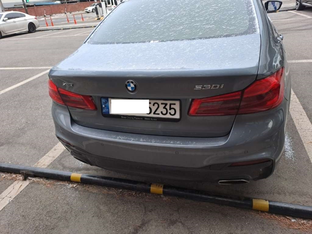2017 BMW 530i xDrive, photograph 3