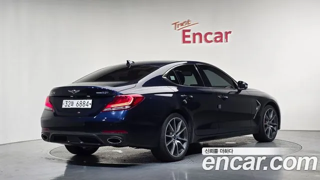 Genesis G70 2.0T AWD — photo 1 of 20