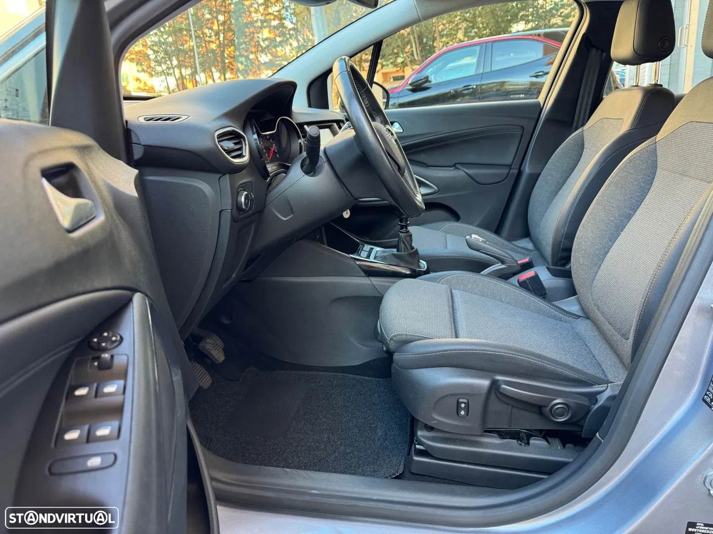 2022 Opel Crossland 1.2 T Elegance, photograph 9