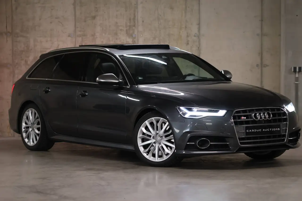2016 Audi S6 S6 Avant, photograph 1
