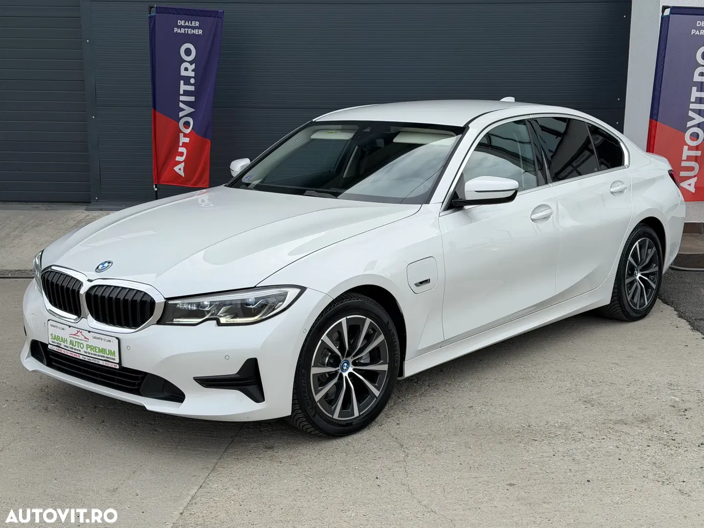2022 BMW Seria 3, photograph 6