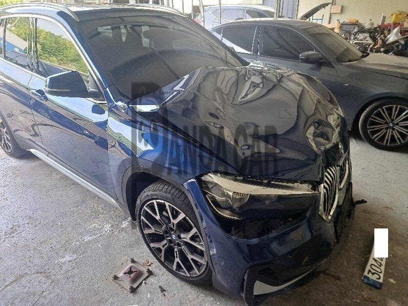 2022 BMW X1 xDrive20i, photograph 3