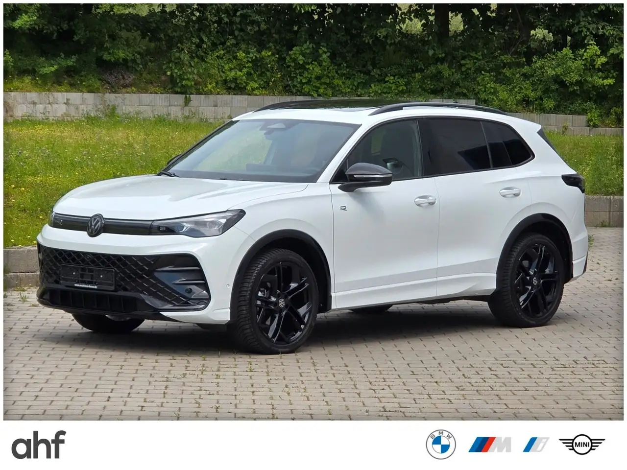 2025 Volkswagen Tiguan 1.5eTSI R-Line PANO AHK ACC IQ H&K HUD 20, photograph 2