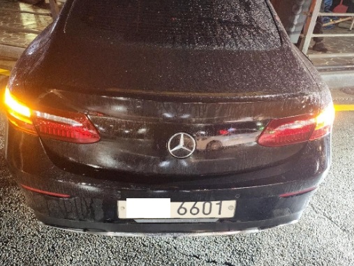 2018 Mercedes-Benz E220 d Coupe, photograph 1