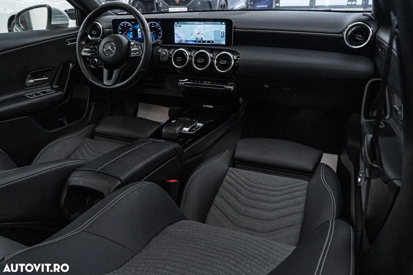 2019 Mercedes-Benz A 180 7G-DCT Advanced Progressive, photograph 2