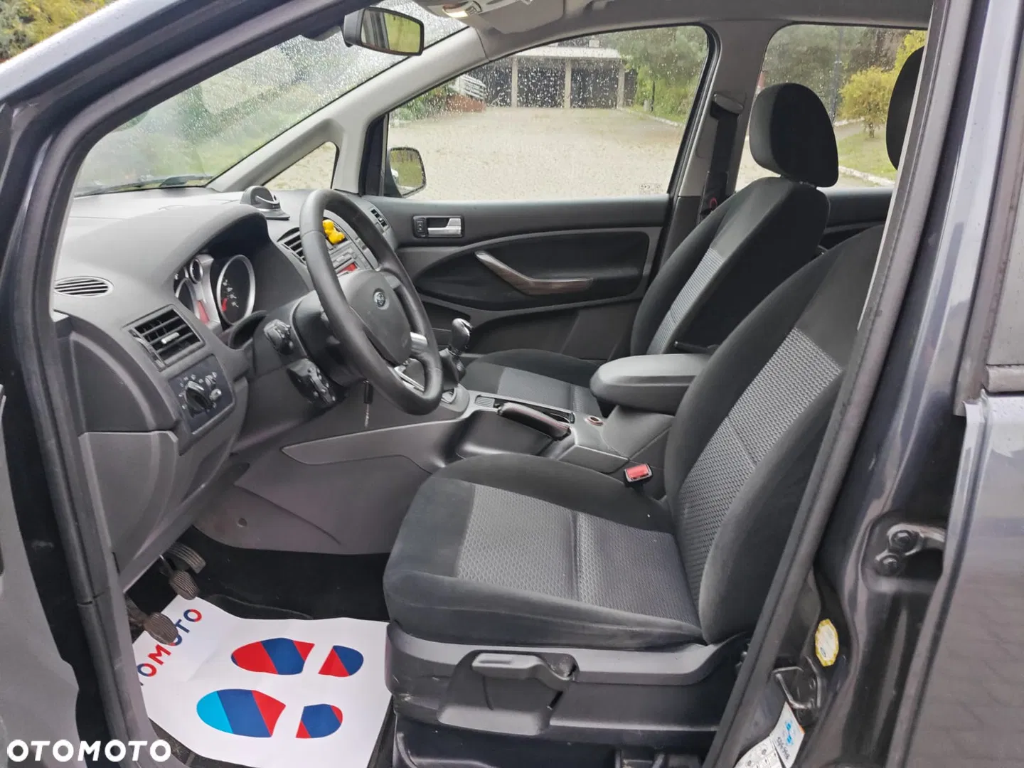2010 Ford C-MAX 1.6 TDCi DPF Ghia, photograph 7