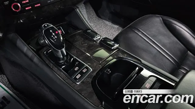 Kia K9 3.3 GDI Executive — photo 1 of 20
