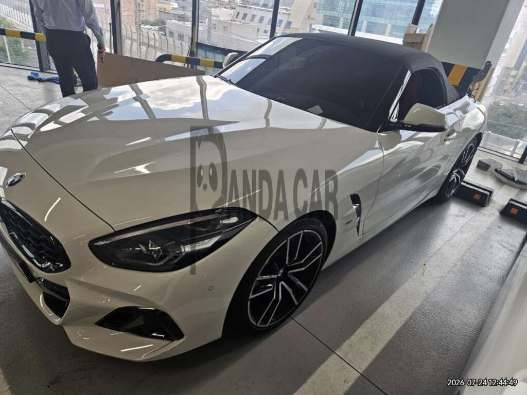 2024 BMW Z4 sDrive20i, photograph 2
