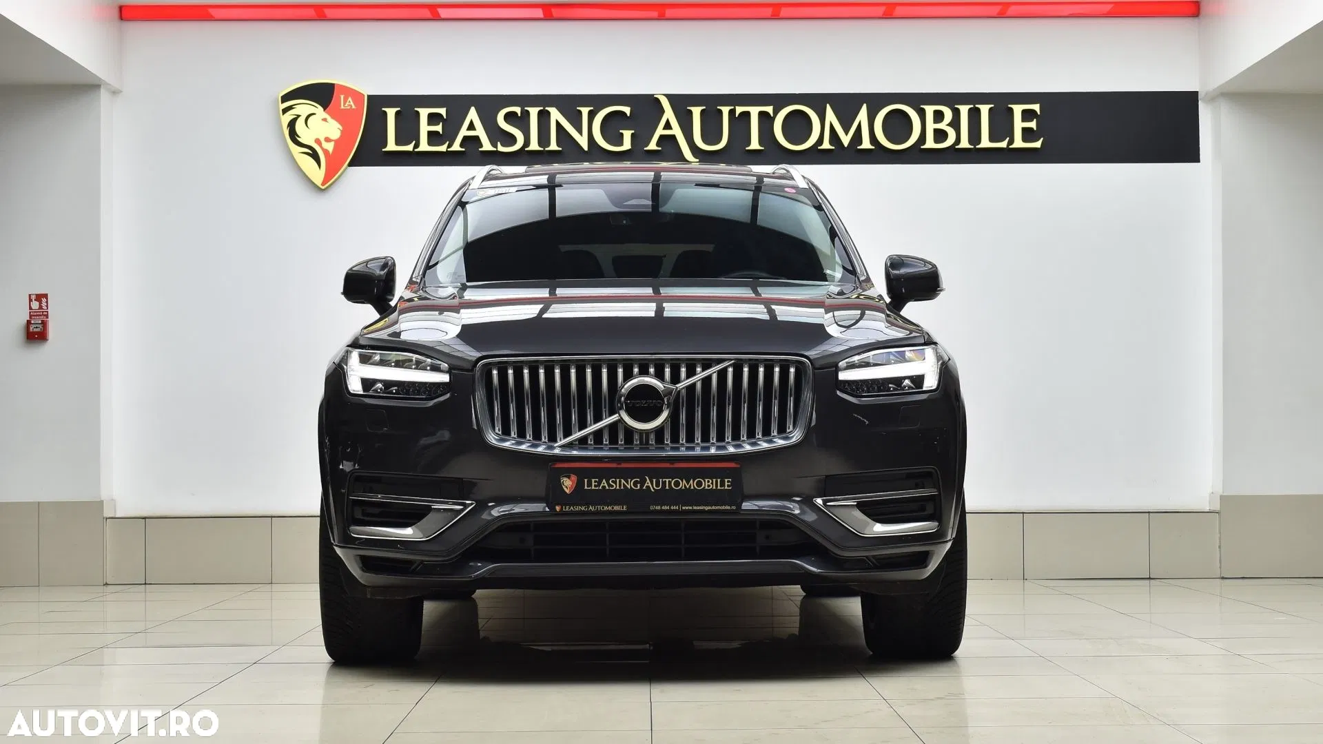 2023 Volvo XC 90 T8 AWD Recharge Ultimate Dark, photograph 2