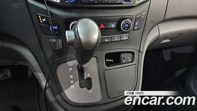2019 Hyundai Starex Urban 9-Seater, photograph 11