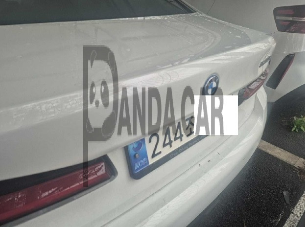 2023 BMW 530e, photograph 2