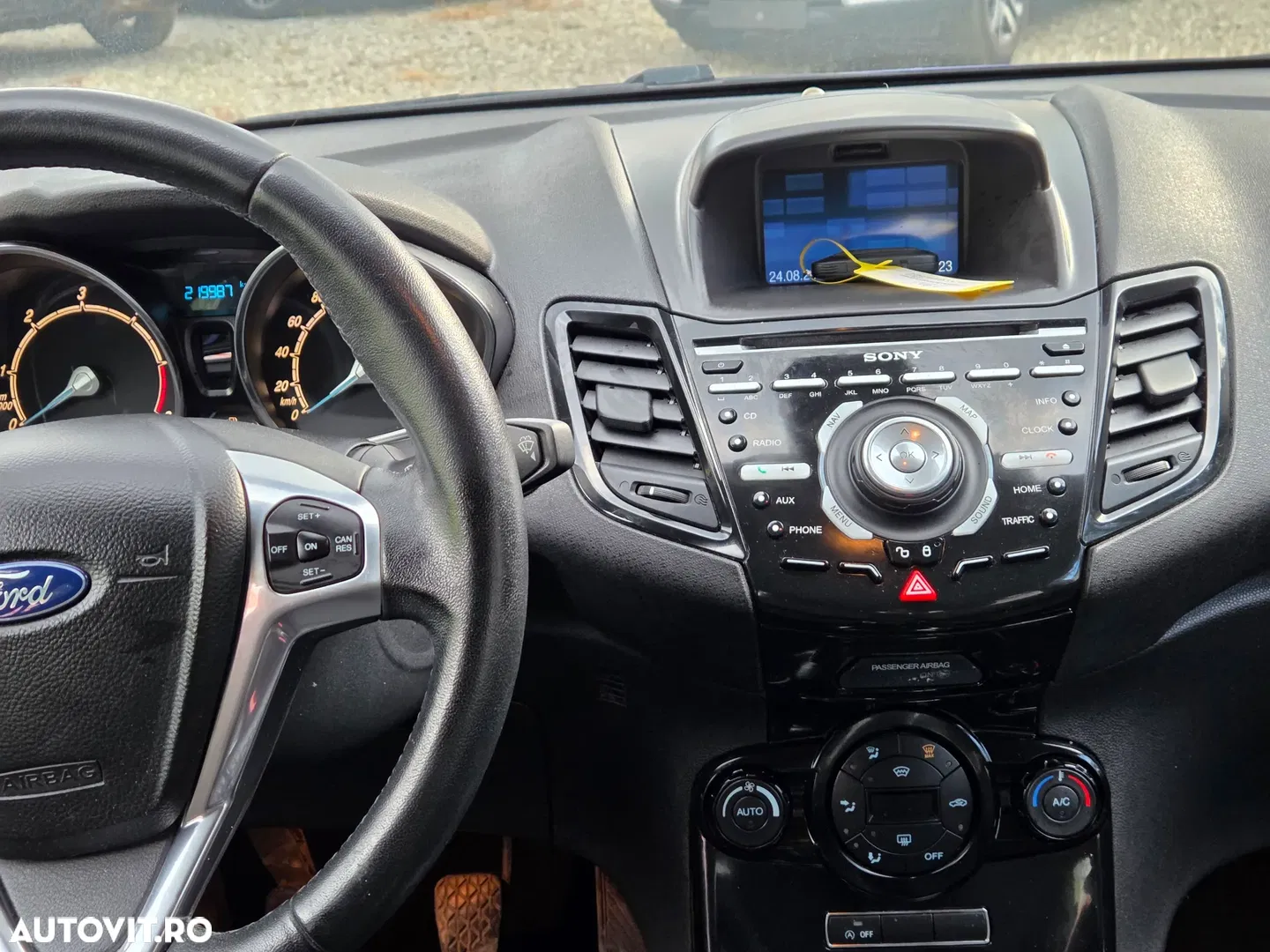 2014 Ford Fiesta 1.6 TDCI Titanium, photograph 11