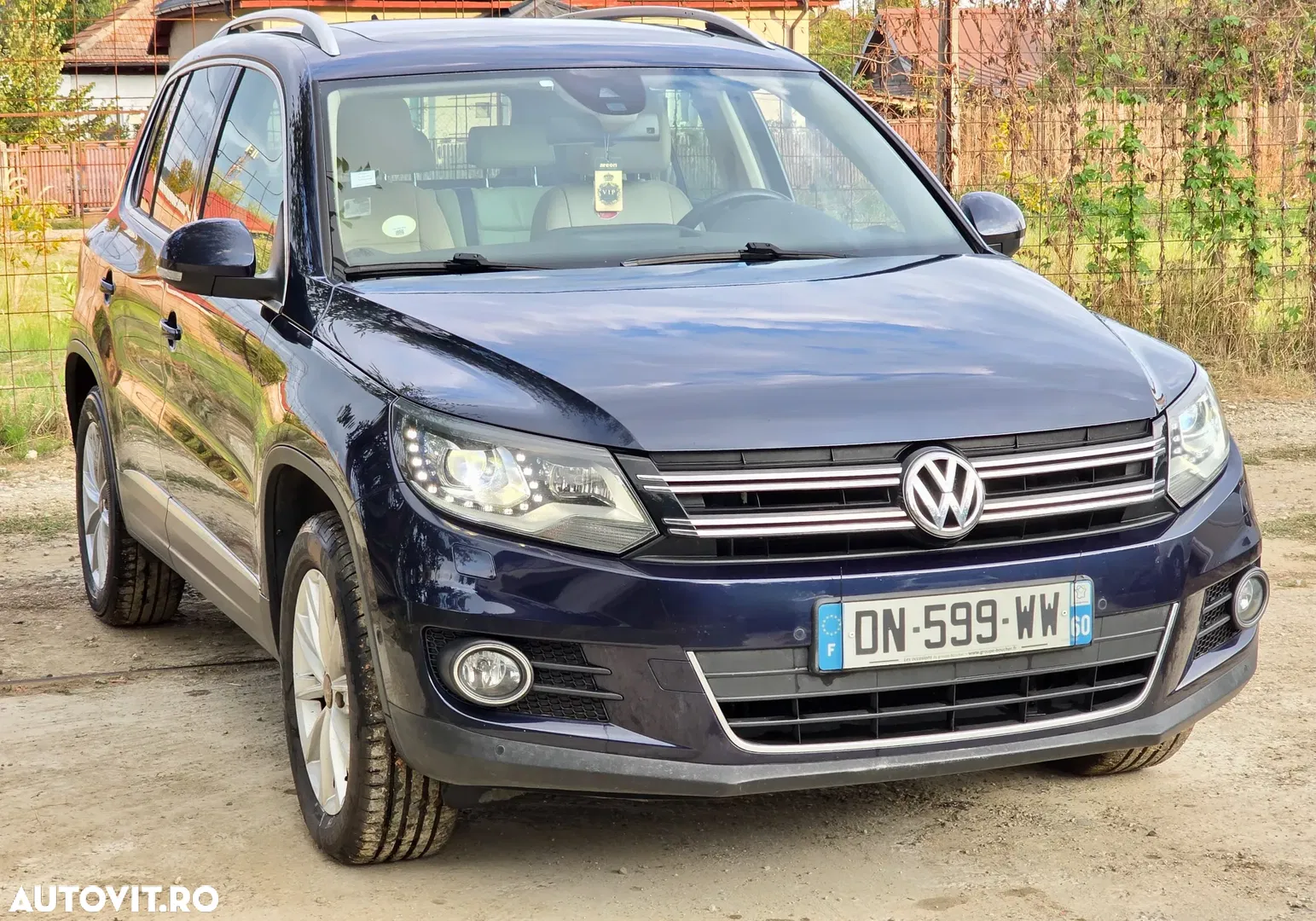 2015 Volkswagen Tiguan 2.0 TDI DPF 4Motion DSG Exclusive, photograph 2