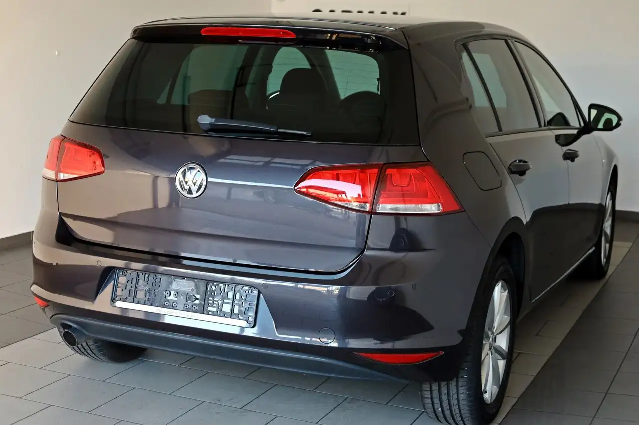 2015 Volkswagen Golf VII Lim. Lounge SH,PDC,SR+WR, photograph 2