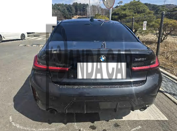 2025 BMW 320i, photograph 4