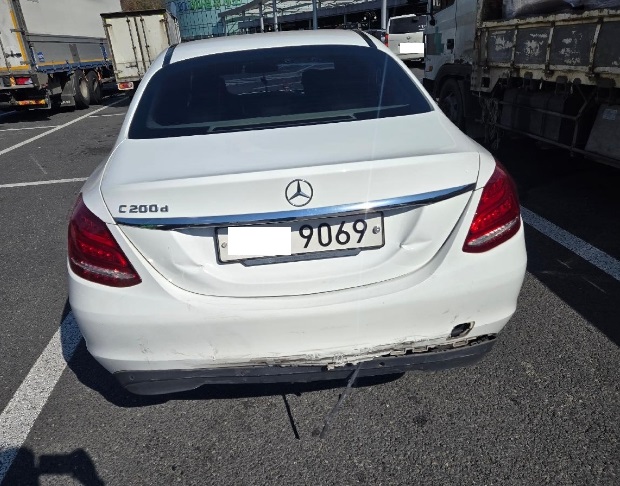 2018 Mercedes-Benz C200 d 05bo9069, photograph 2