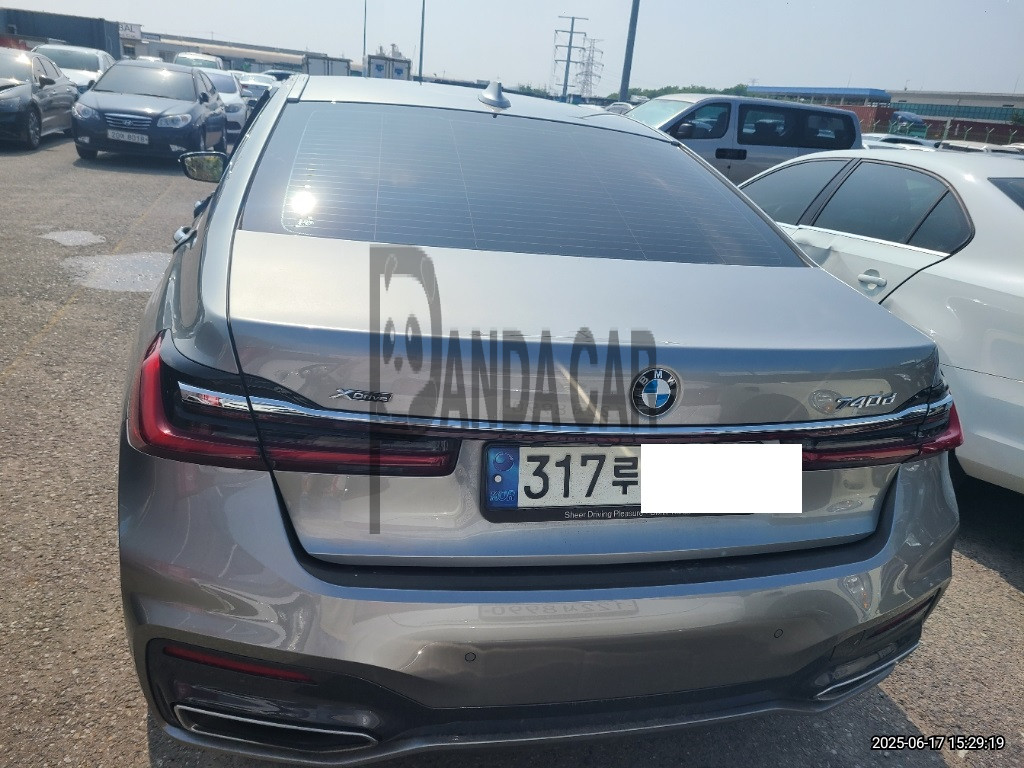2021 BMW 740d xDrive, photograph 7