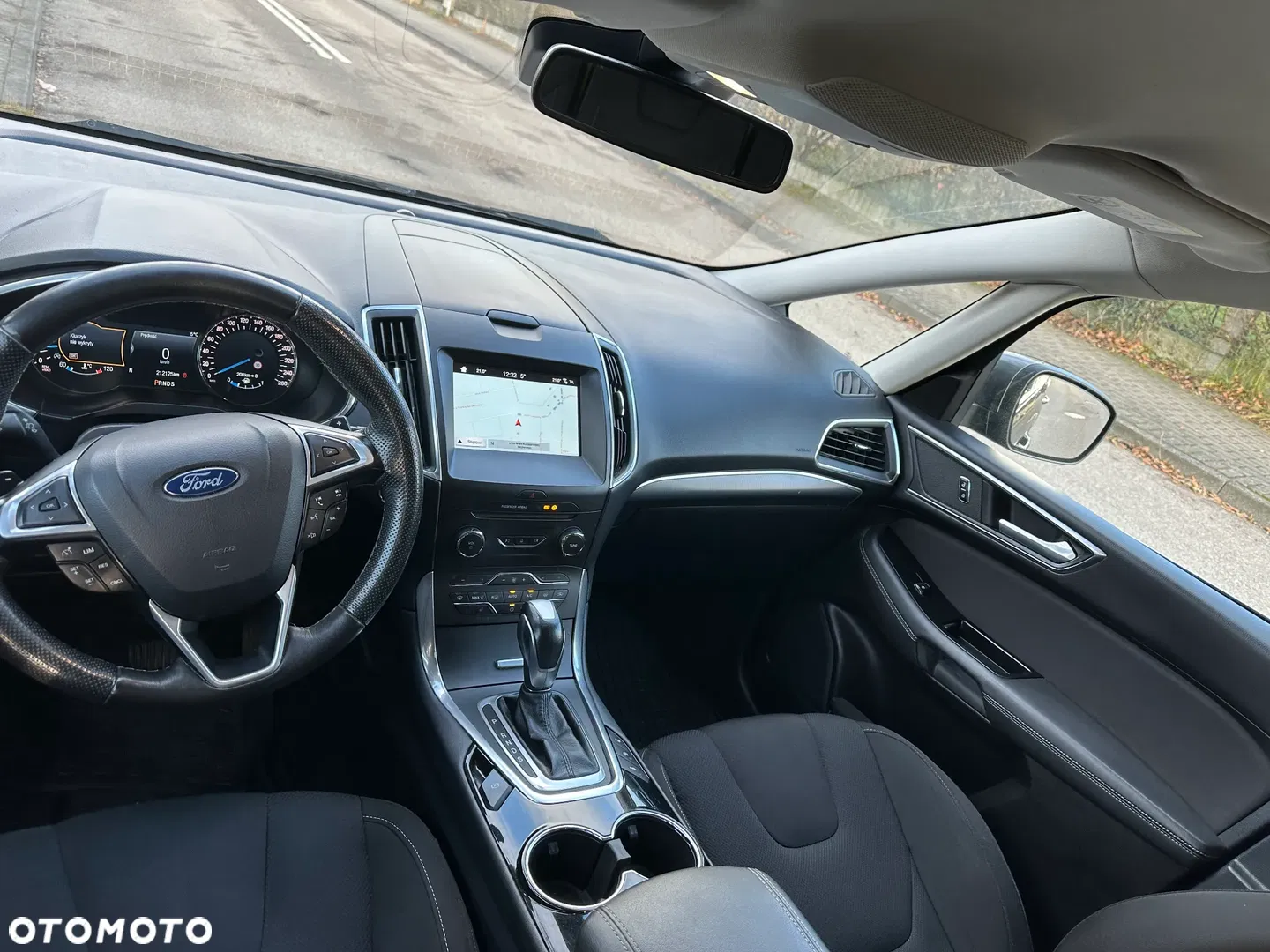 2017 Ford S-Max 2.0 EcoBlue Titanium, photograph 2
