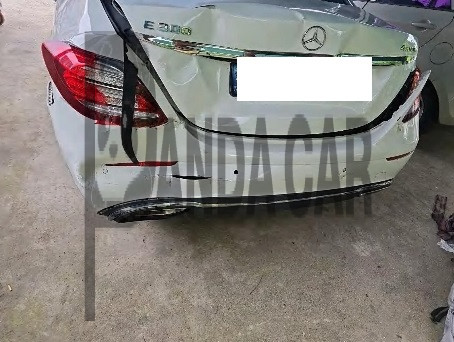 2018 Mercedes-Benz E300 4Matic, photograph 2