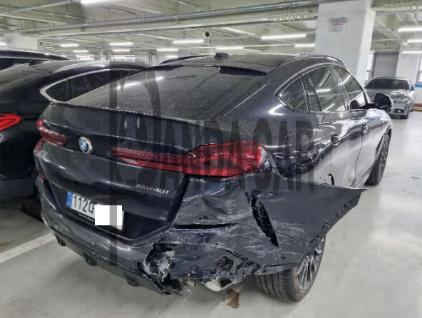 2026 BMW X6 xDrive40i M Sport, photograph 2
