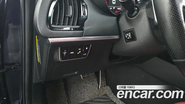 2018 Kia Stinger 3.3 Turbo AWD, photograph 7