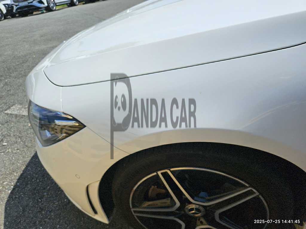 2023 Mercedes-Benz CLA250 4MATIC, photograph 4