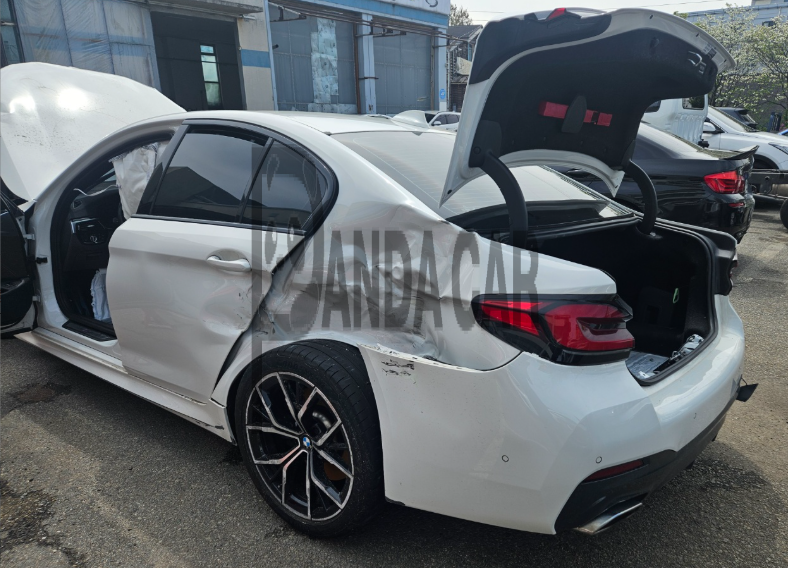 2023 BMW 530i, photograph 2