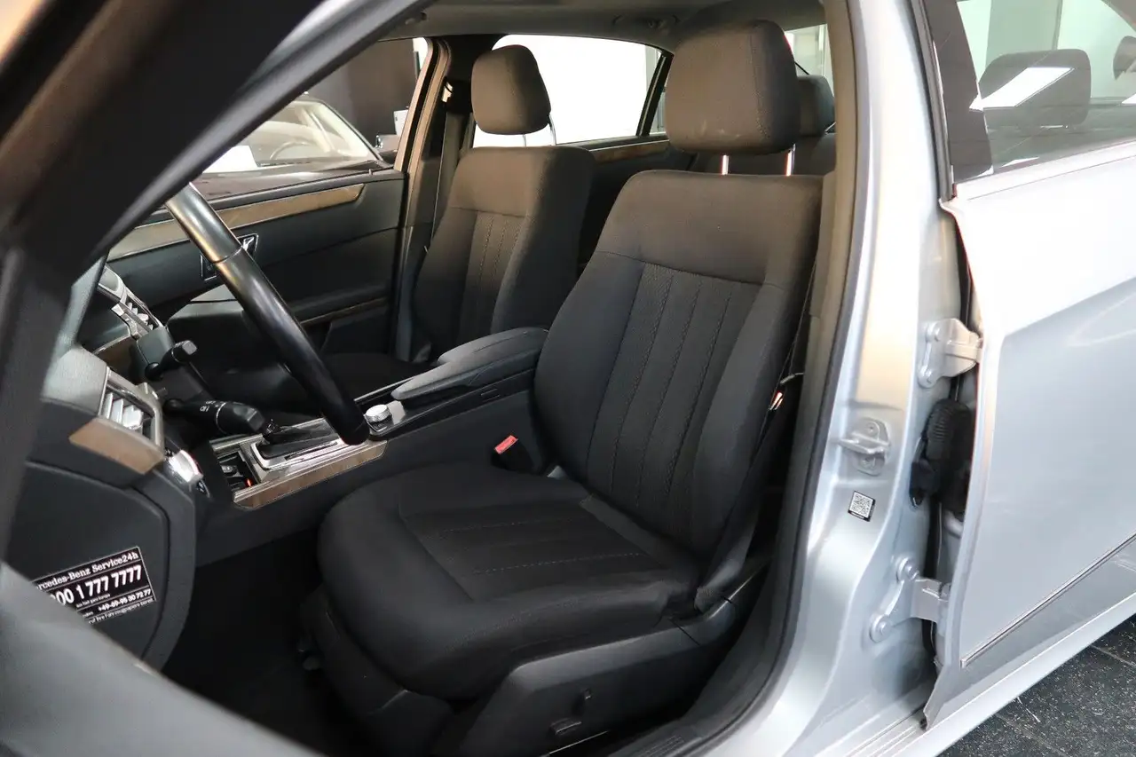 2009 Mercedes-Benz E 220 CDI BlueEfficiency*Shz*Navi*Automatik*2HD*, photograph 10
