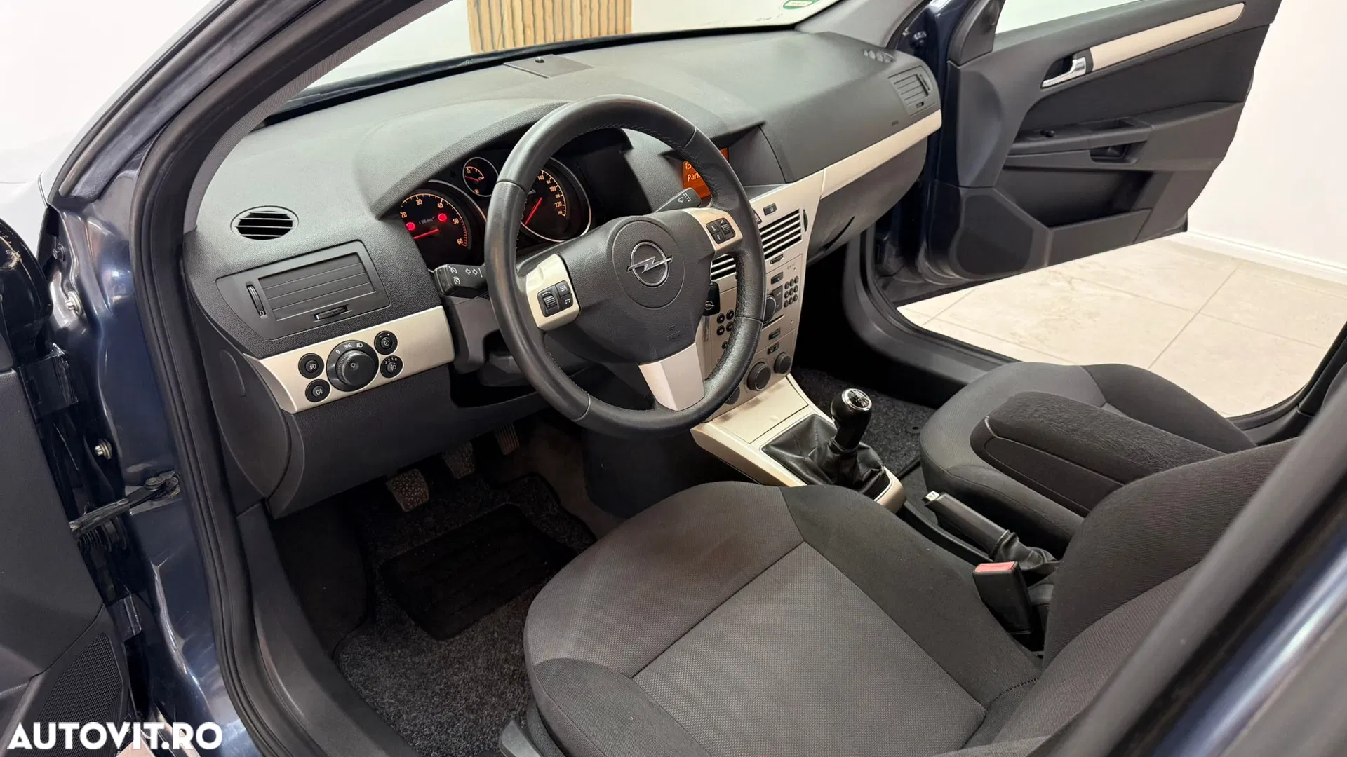 2008 Opel Astra, photograph 5