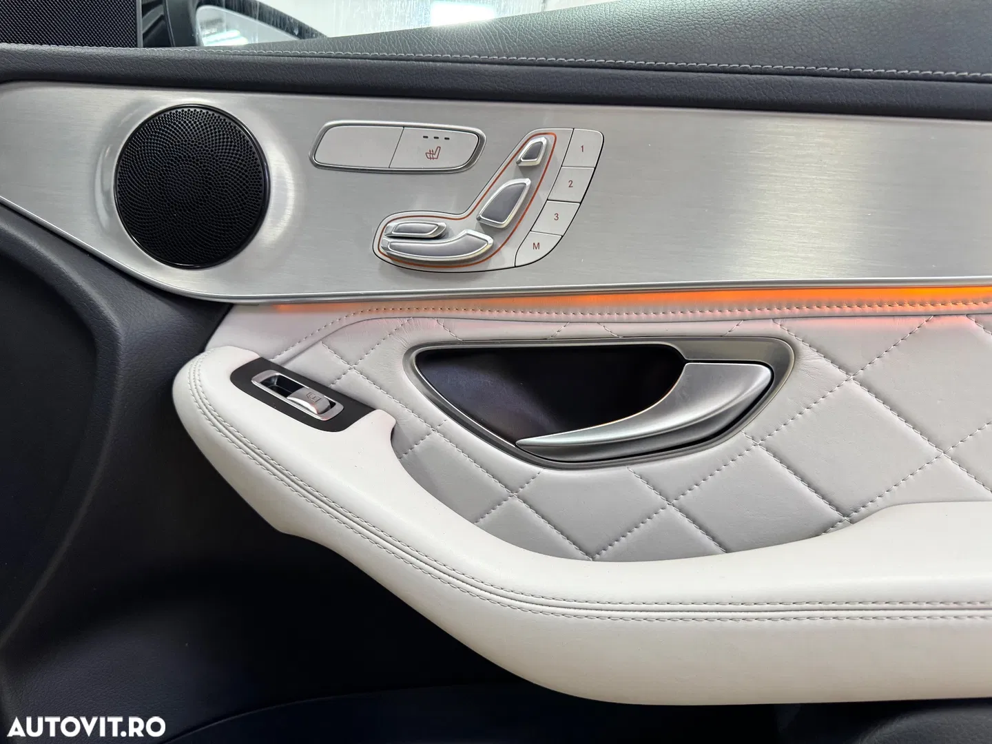 2017 Mercedes-Benz GLC 350 e 4Matic 7G-TRONIC AMG Line, photograph 6
