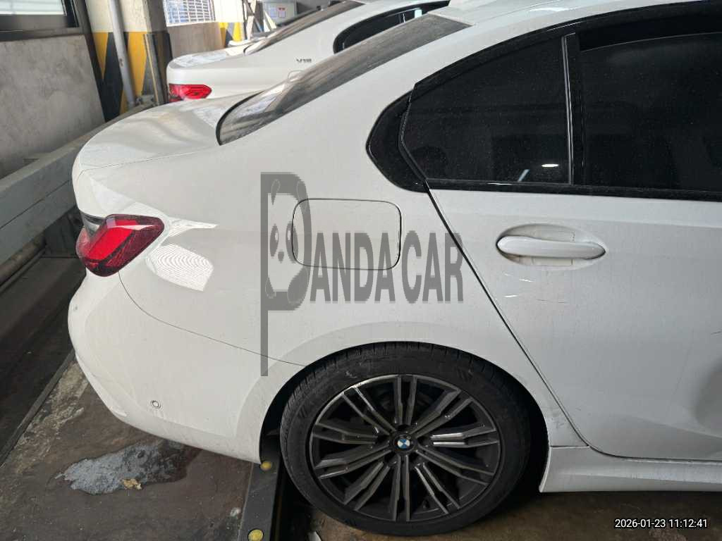 2022 BMW 320i, photograph 3