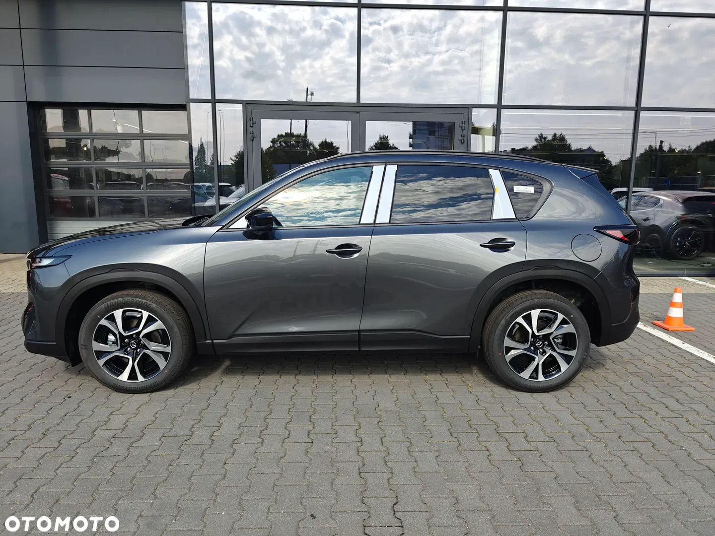 2026 Mazda CX-5 e-SKYACTIV-G 141 AWD Centre-Line, photograph 1