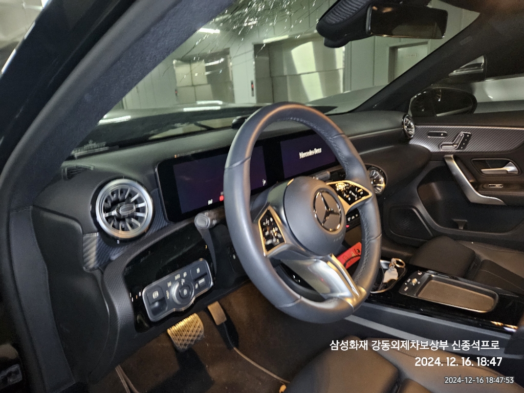 2024 Mercedes-Benz A 220 Sedan, photograph 5