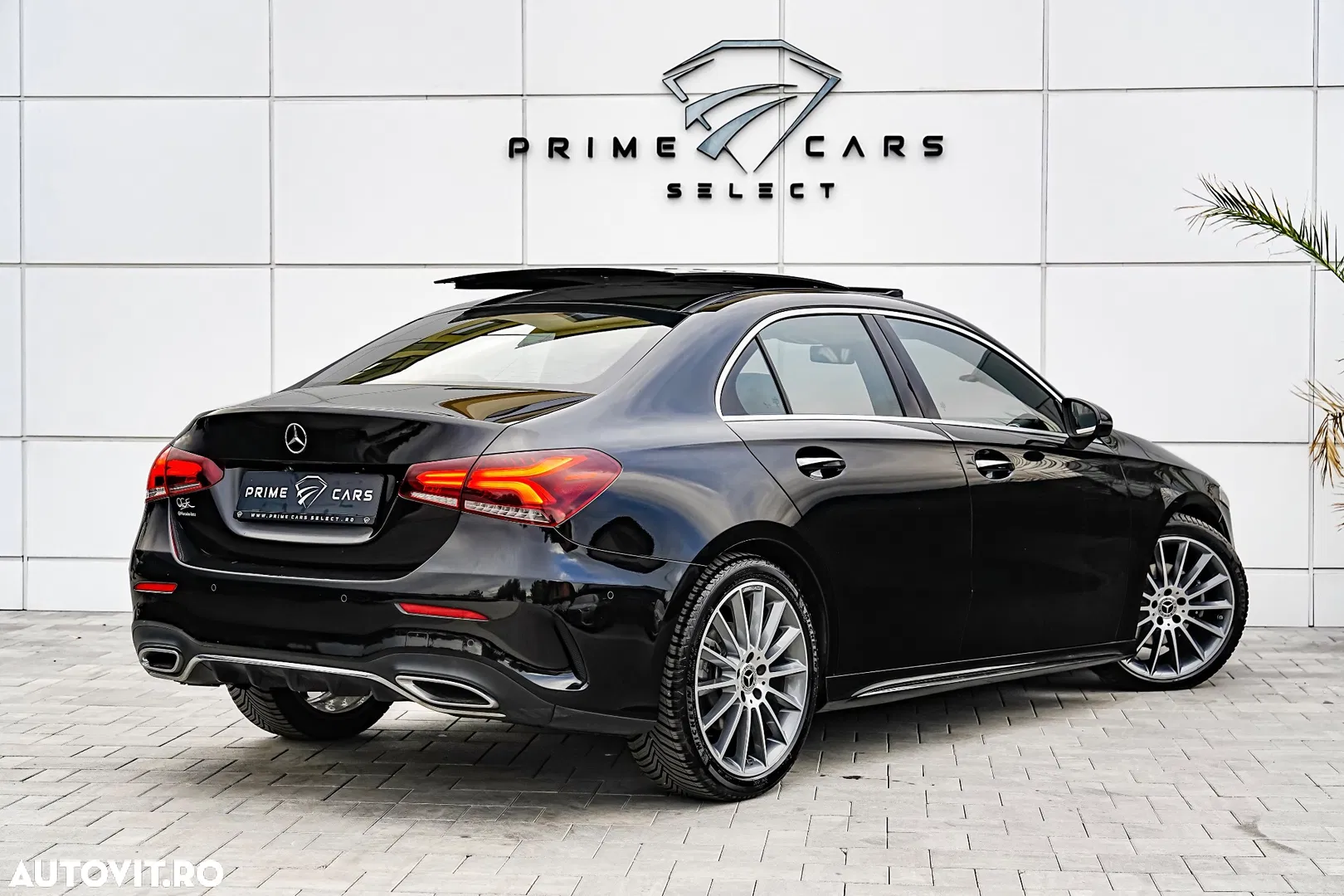 2020 Mercedes-Benz A 200 Sedan 7G-DCT AMG Line, photograph 3