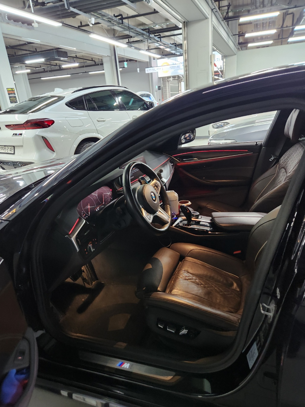 2019 BMW 530i M Sport Package Plus, photograph 3