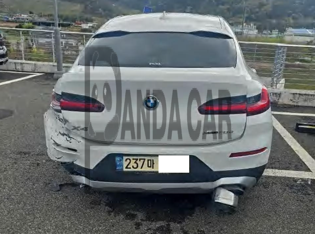 2022 BMW X4 xDrive20d, photograph 4