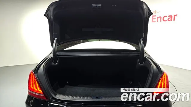 2016 Genesis EQ900 3.8 GDI AWD, photograph 3