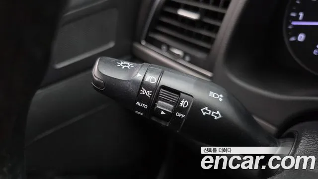 Hyundai AVANTE 1.6 GDI Smart — photo 1 of 30