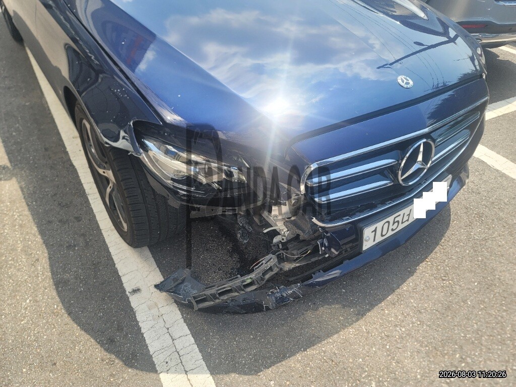 2020 Mercedes-Benz E 250, photograph 1