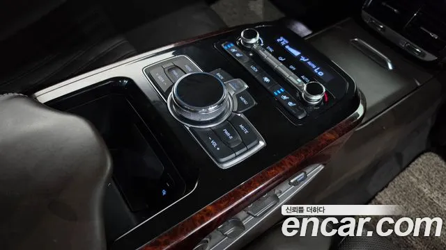 Genesis EQ900 5.0 GDI AWD — photo 1 of 37